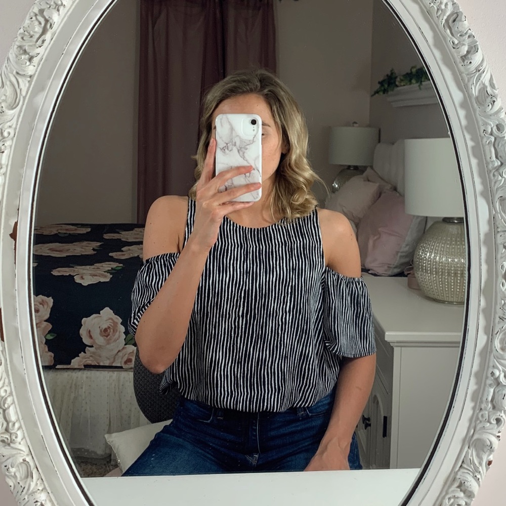 Cold Shoulder Black/White Stripe